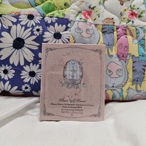 Flower Knows Midsummer Fairytales‎ Velvet Embossed Blush (02 Dreaming Butterfly)